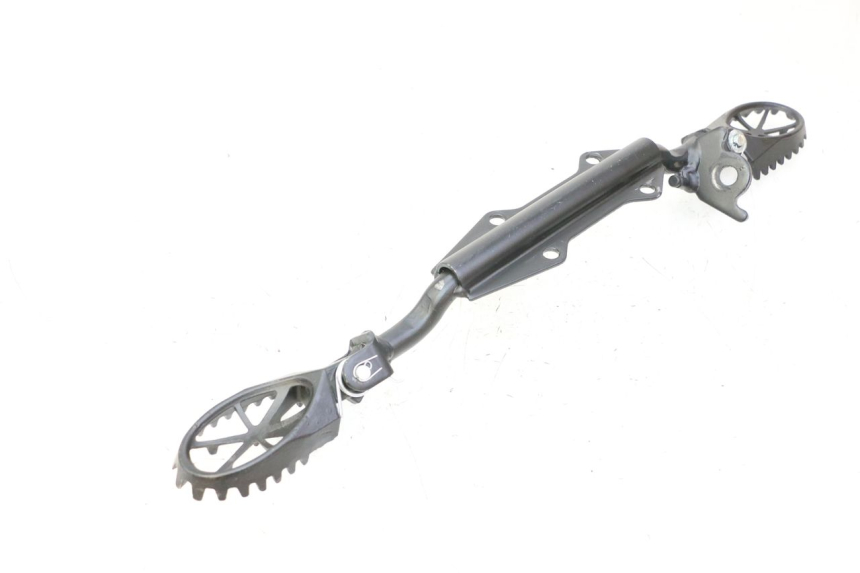 photo de PAR DE REPOSAPIÉS DELANTEROS APOLLO RFZ 125