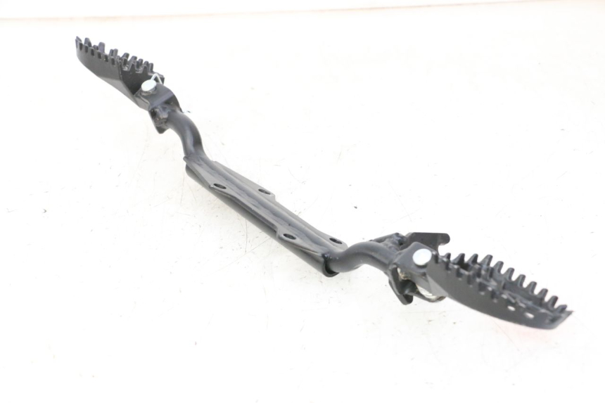 photo de PAR DE REPOSAPIÉS DELANTEROS APOLLO RFZ 125