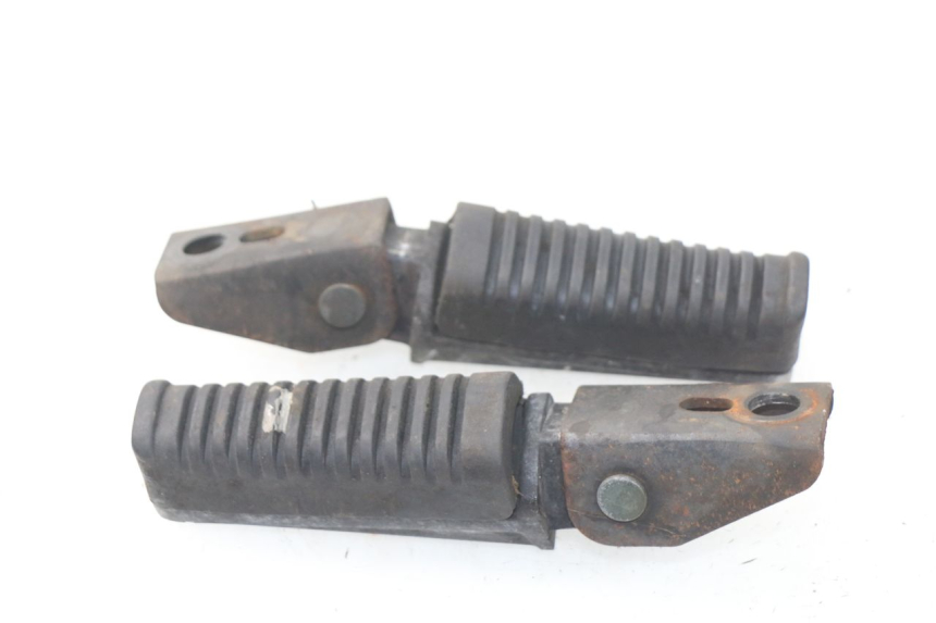 photo de PAR REPOSAPIES DELANTERA MASH SEVENTY FIVE 125 (2013 - 2021) - Detalles de los puntos de fijación