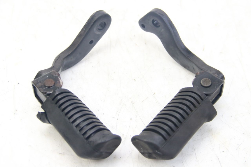 photo de PAR DE REPOSAPIÉS DELANTEROS YAMAHA SR 125 (1982 - 2003)