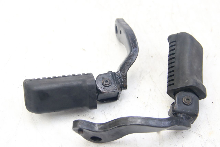 photo de PAR DE REPOSAPIÉS DELANTEROS YAMAHA SR 125 (1982 - 2003)
