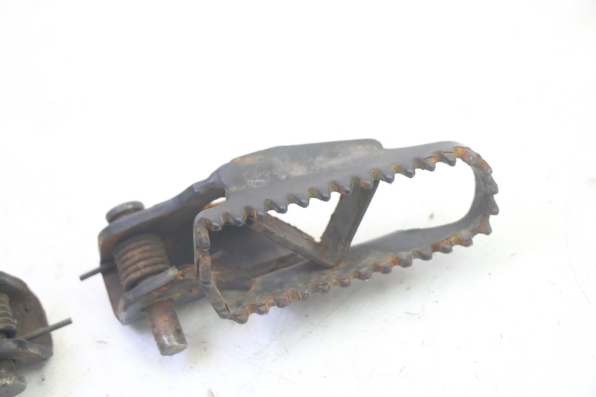 photo de PAR REPOSAPIES DELANTERA KSR TR SM 50 (2015 - 2018) - Otra perspectiva