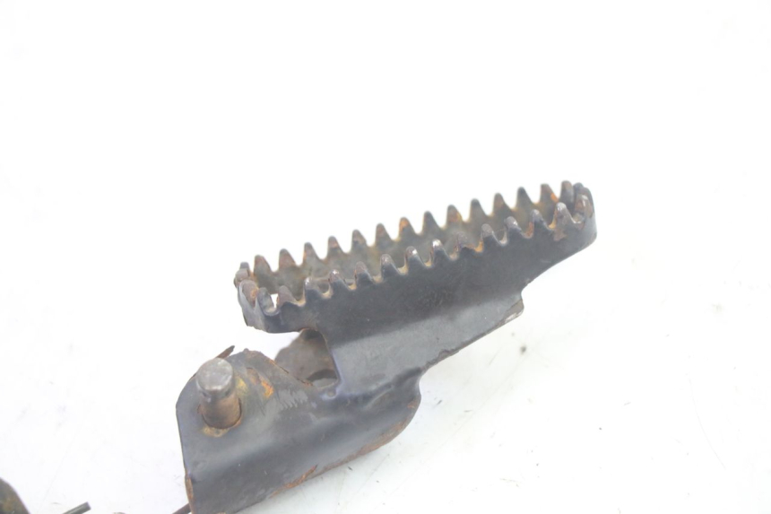 photo de PAR REPOSAPIES DELANTERA KSR TR SM 50 (2015 - 2018) - Detalles de los puntos de fijación