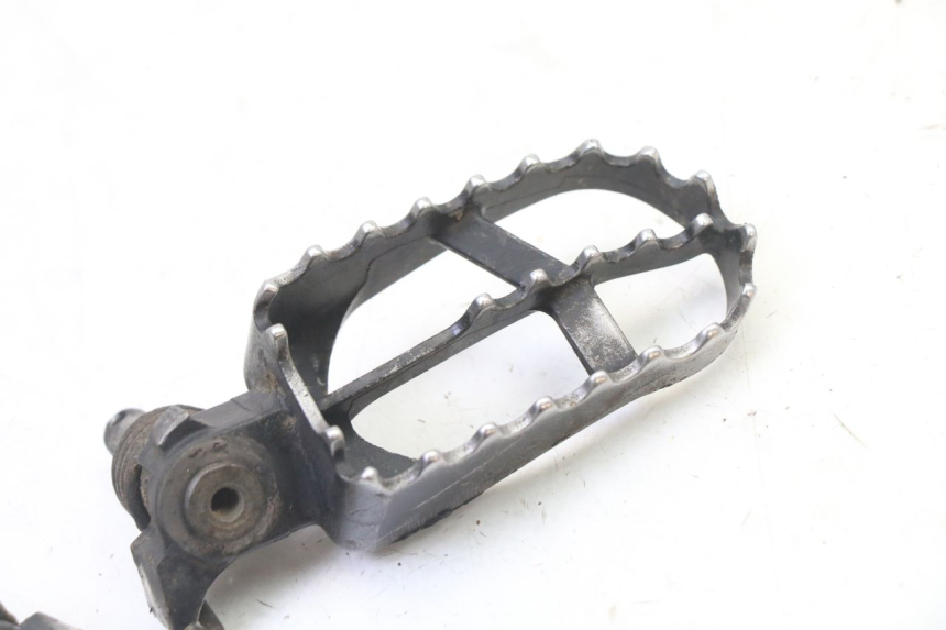 photo de PAR DE REPOSAPIÉS DELANTEROS YAMAHA YZ 85 (2002 - 2018)