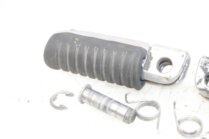 photo de PAR DE REPOSAPIÉS DELANTEROS KAWASAKI ZR 7 750 (1999 - 2004) - Vista general del producto