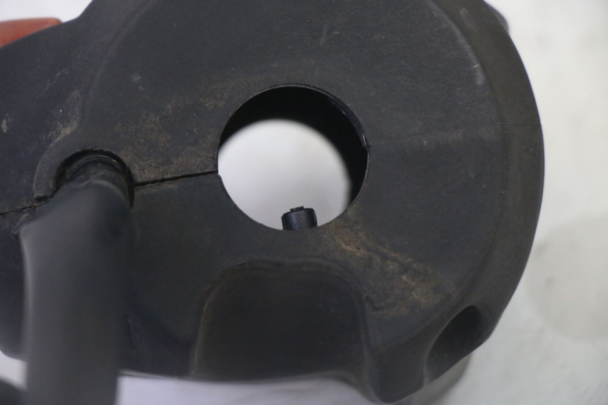 photo de PAR DE MANILLARES PEUGEOT SATELIS 125 (2006 - 2009)