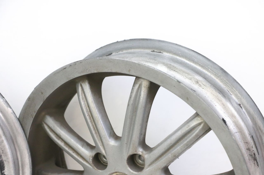 photo de PAR LLANTAS PIAGGIO MP3 125 (2006 - 2014)