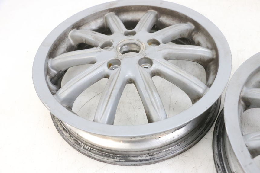 photo de PAR LLANTAS PIAGGIO MP3 RL 250 (2007 - 2010) - Otra perspectiva