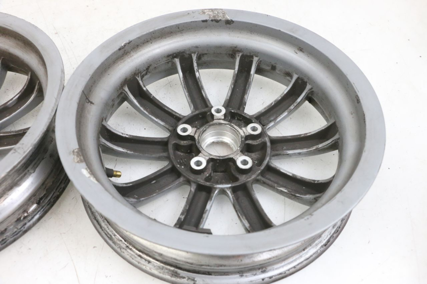 photo de PAR LLANTAS PIAGGIO MP3 RL 250 (2007 - 2010) - Marcados y referencias originales