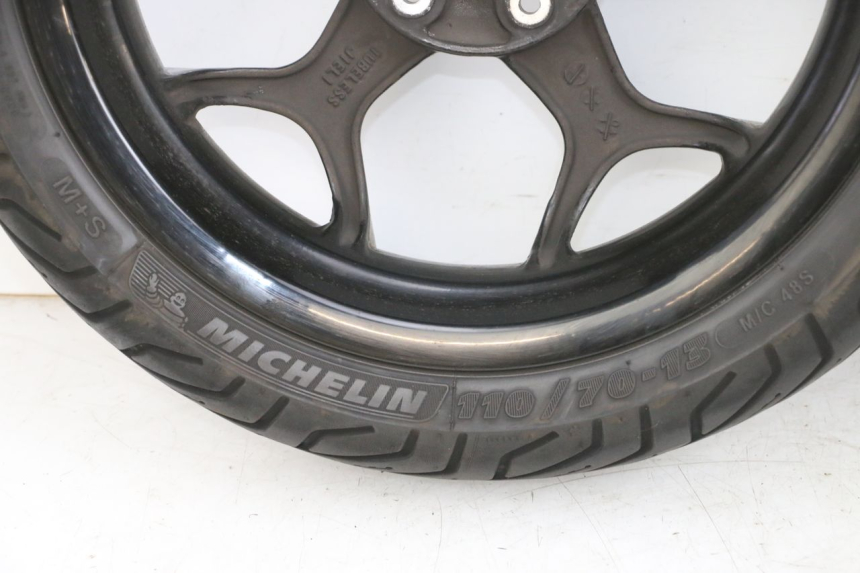 photo de PAR LLANTAS PIAGGIO MP3 500 (2016 - 2018) - Zoom sobre los componentes