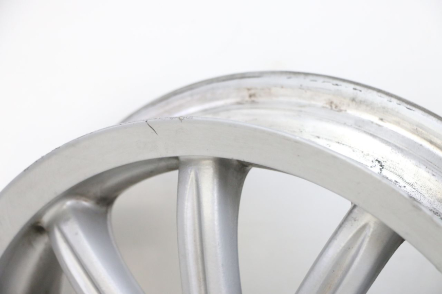 photo de PAR LLANTAS PIAGGIO MP3 RL 250 (2007 - 2010) - Detalles de los puntos de fijación