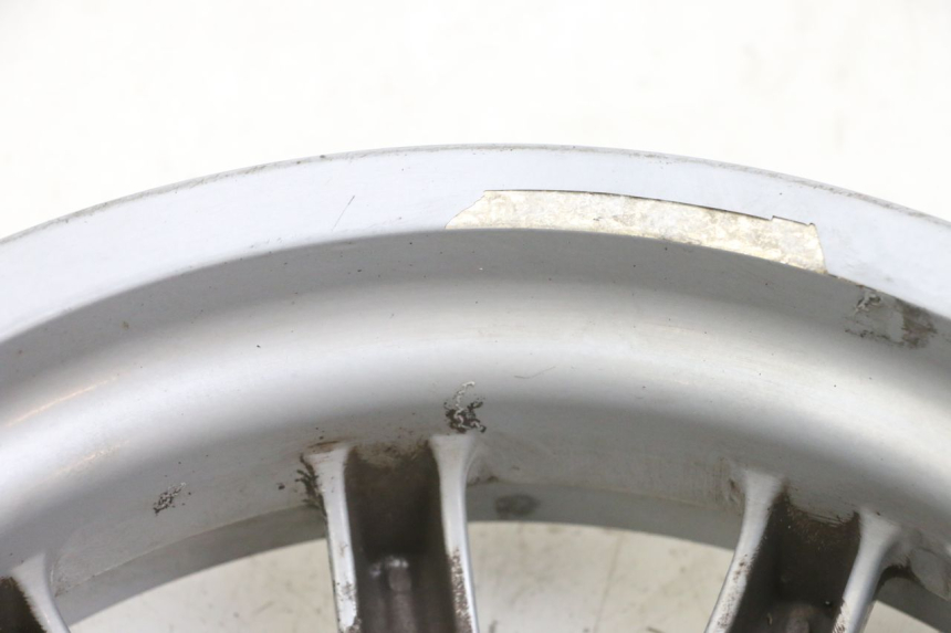 photo de PAR LLANTAS PIAGGIO MP3 RL 250 (2007 - 2010) - Detalles de los puntos de fijación