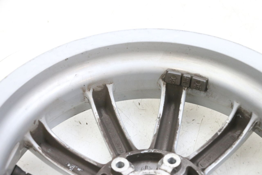 photo de PAR LLANTAS PIAGGIO MP3 RL 250 (2007 - 2010) - Estado de la superficie y material