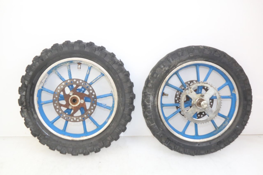 photo de PAR LLANTA POCKET BIKE CROSS 50