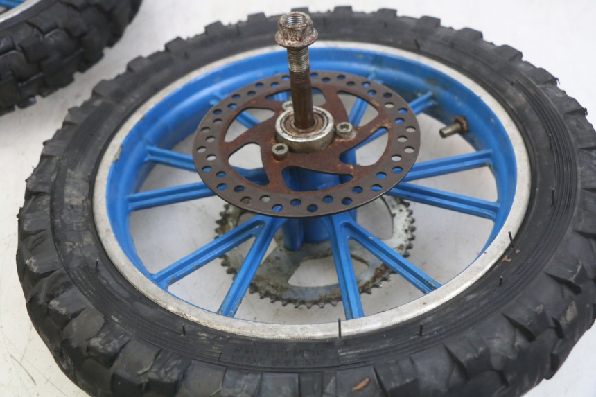 photo de PAR LLANTA POCKET BIKE CROSS 50