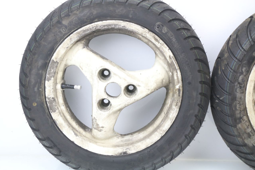 photo de PAR LLANTAS PEUGEOT SPEEDFIGHT LC 50 (1996 - 2002)