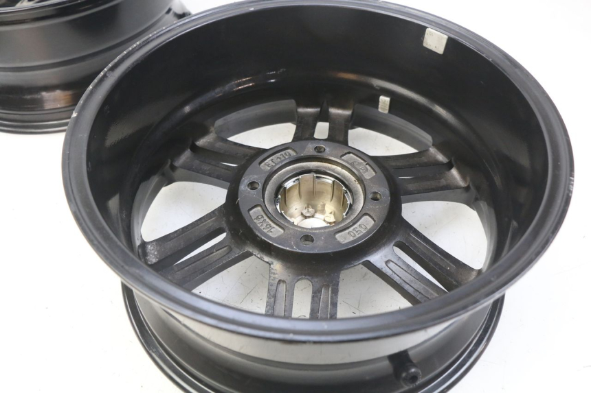 photo de PAR LLANTA SPY RACING F3 350 (2015 - 2022)