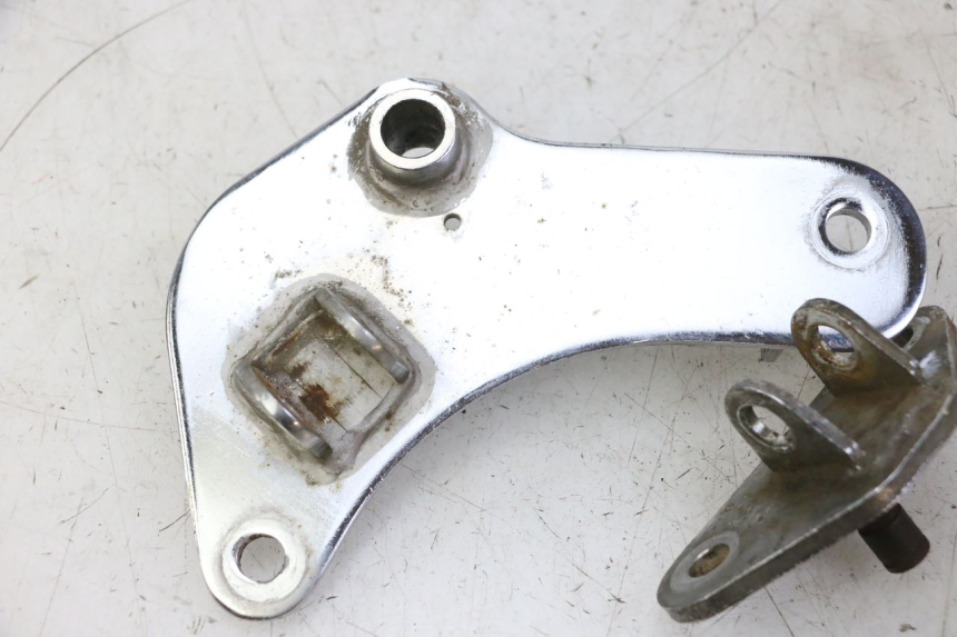 photo de PAR SOPORTE ESTRIBERA DELANTERO HYOSUNG GV AQUILA 125 (2000 - 2004)