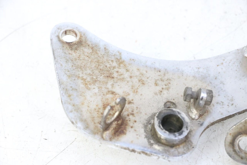 photo de PAR SOPORTE ESTRIBERA DELANTERO HYOSUNG GV AQUILA 125 (2000 - 2004)