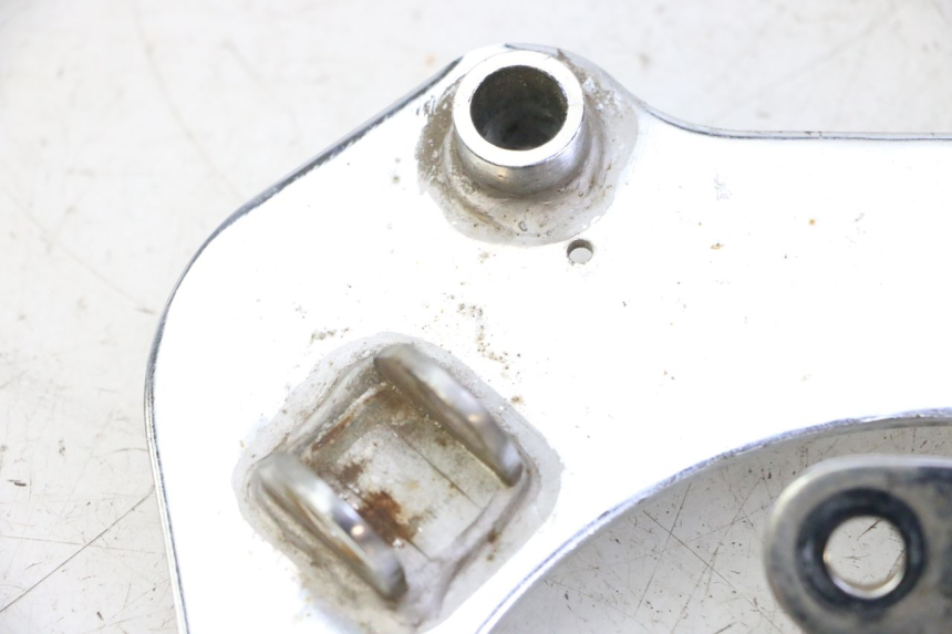 photo de PAR SOPORTE ESTRIBERA DELANTERO HYOSUNG GV AQUILA 125 (2000 - 2004)