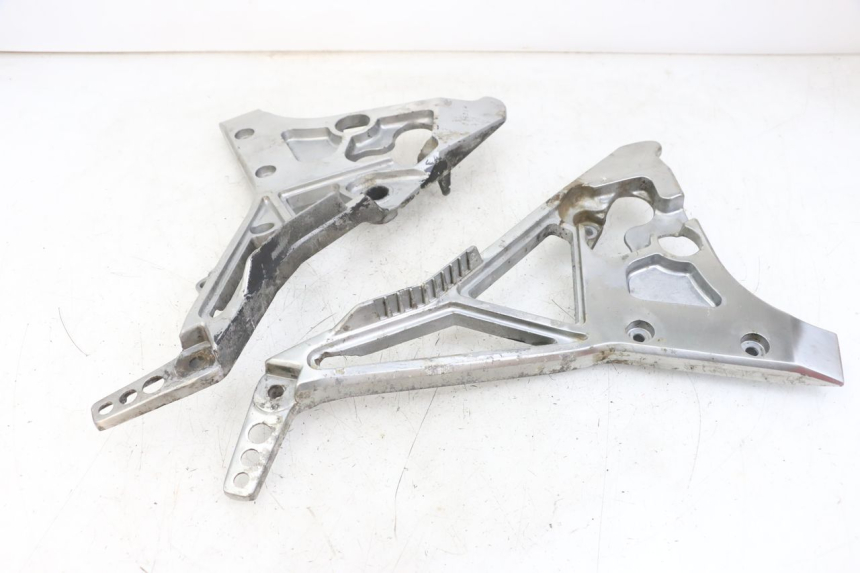 photo de PAR PLATINA DELANTERA DEL PIE YAMAHA FJ 3CX 1200 (1986 - 1996)