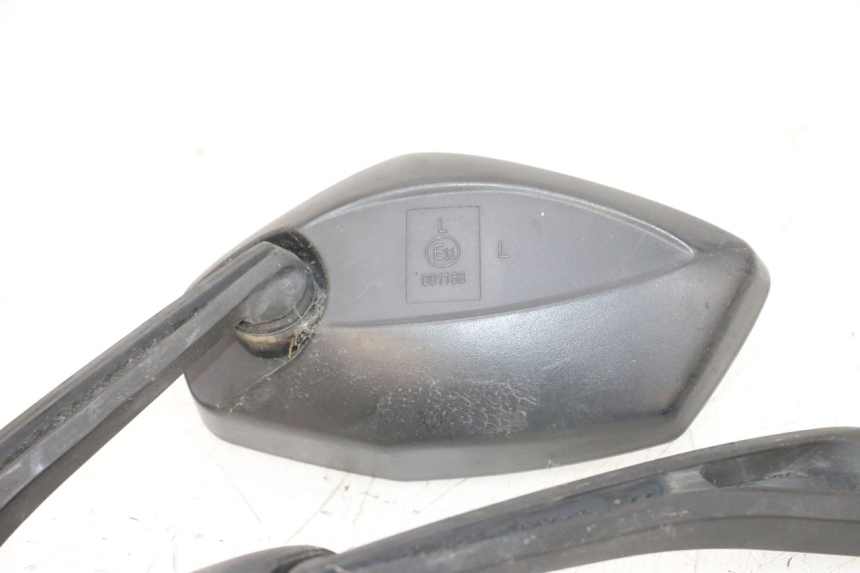 photo de RETROVISORES JM MOTORS GTS 125 (2015 - 2019) - Detalles de los puntos de fijación