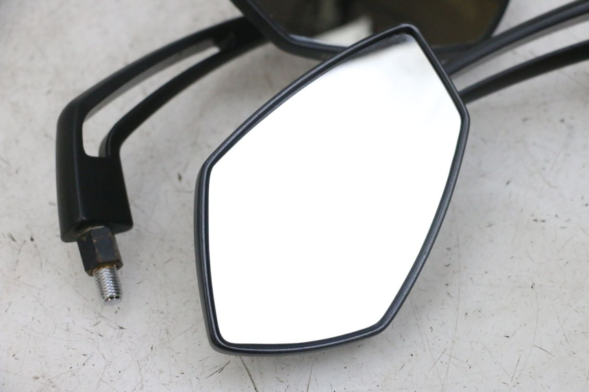 photo de RETROVISORES KAWASAKI ZR 7 750 (1999 - 2001) - Zoom estado de uso