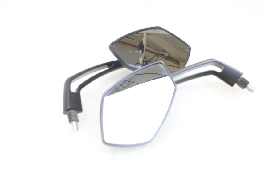 photo de RETROVISORES KAWASAKI ZR 7 750 (1999 - 2001) - Otra perspectiva