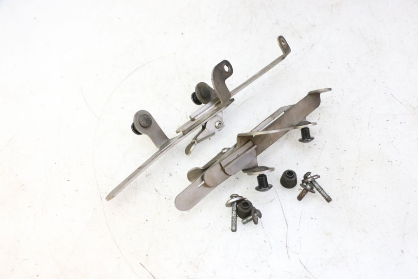 photo de PARABRISAS QUADRO 4 4D 350 (2015 - 2018)