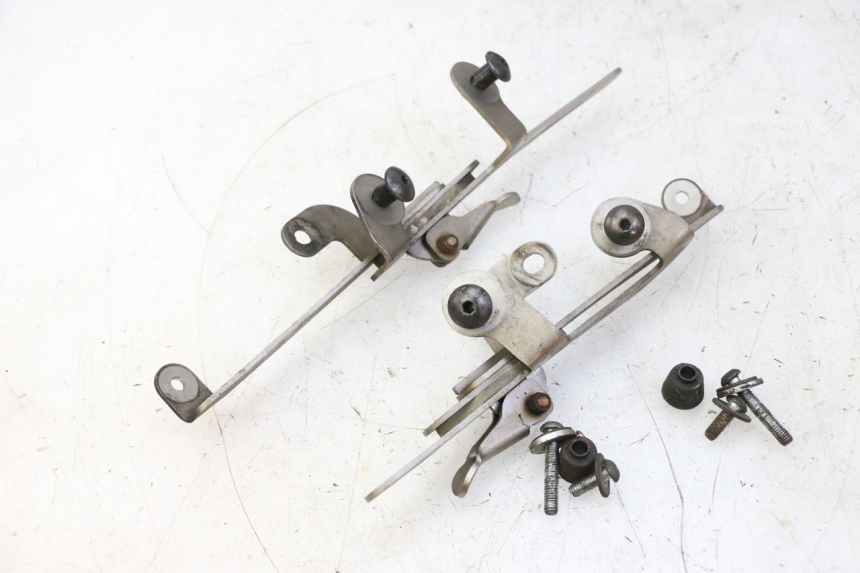 photo de PARABRISAS QUADRO 4 4D 350 (2015 - 2018)