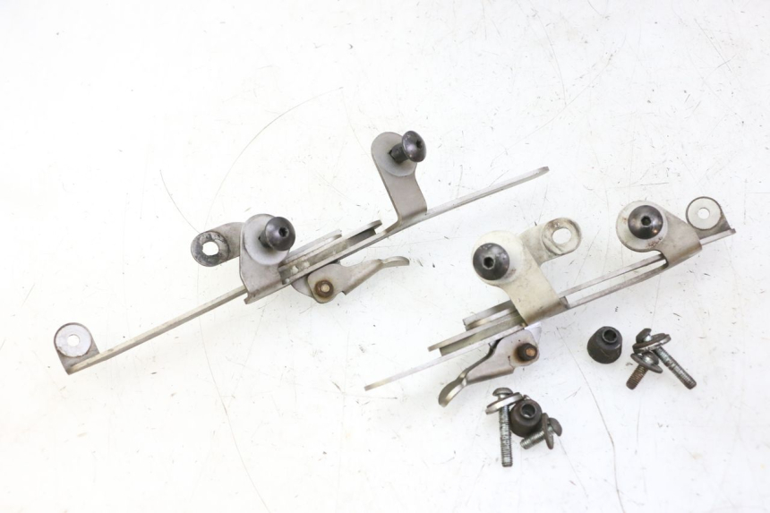 photo de PARABRISAS QUADRO 4 4D 350 (2015 - 2018)