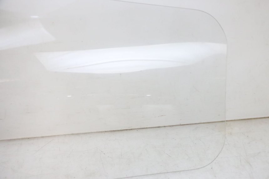 photo de PARABRISAS SUZUKI BURGMAN 125 (2007 - 2014) - Foto de producto adicional