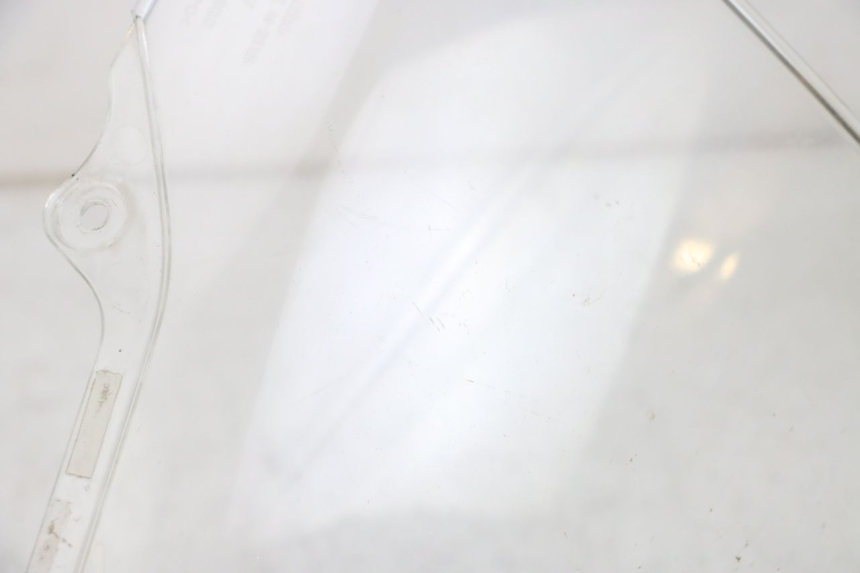 photo de PARABRISAS SUZUKI DL V STROM 1000 (2002 - 2007) - Características distintivas