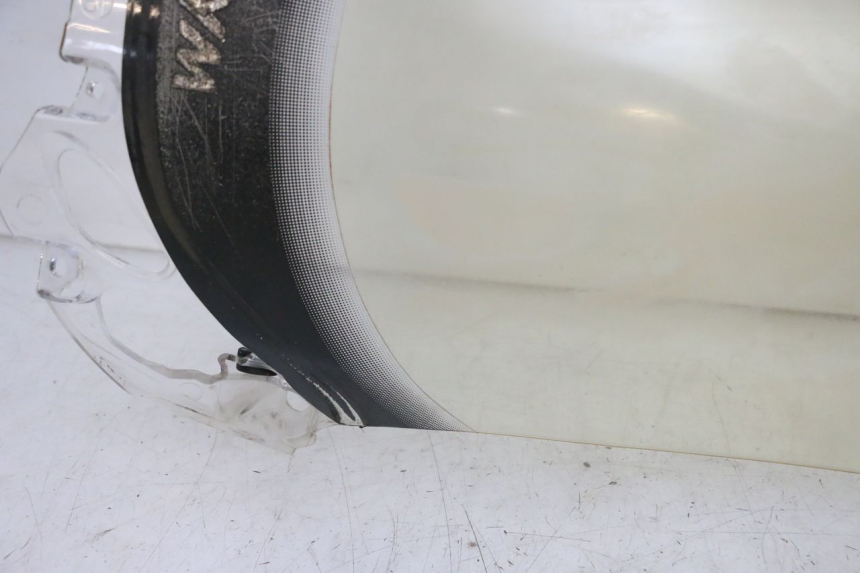 photo de PARABRISAS SYM GTS EVO 125 (2009 - 2013) - Primer plano de alta resolución