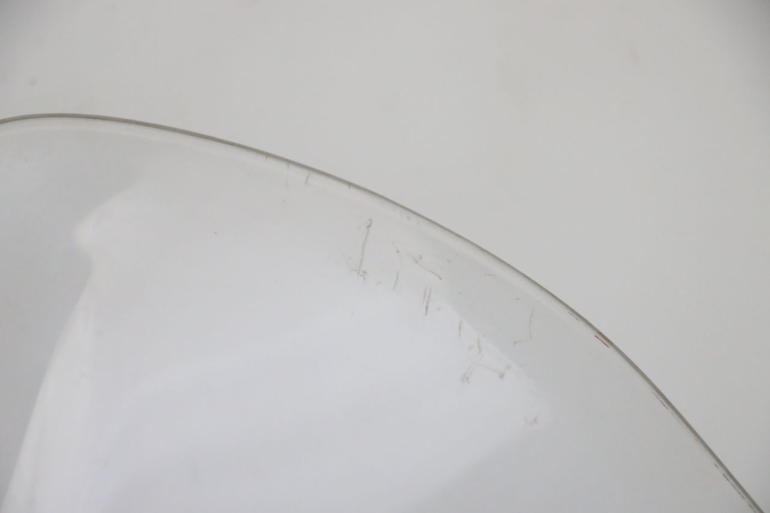 photo de PARABRISAS PIAGGIO VESPA GTS SUPER IE 125 (2009 - 2016) - Enfoque en la estructura