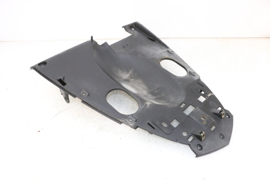 photo de PASE RUEDA TRASERO KYMCO AGILITY CITY 4T 50 (2008 - 2016) - Otra perspectiva