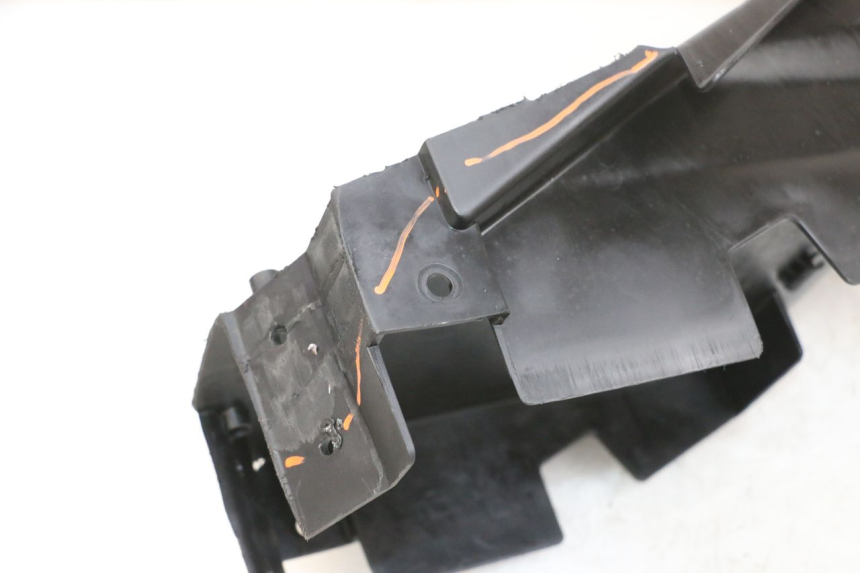 photo de PASE RUEDA TRASERO SUZUKI GSF N BANDIT 600 (1996 - 1999) - Primer plano técnico