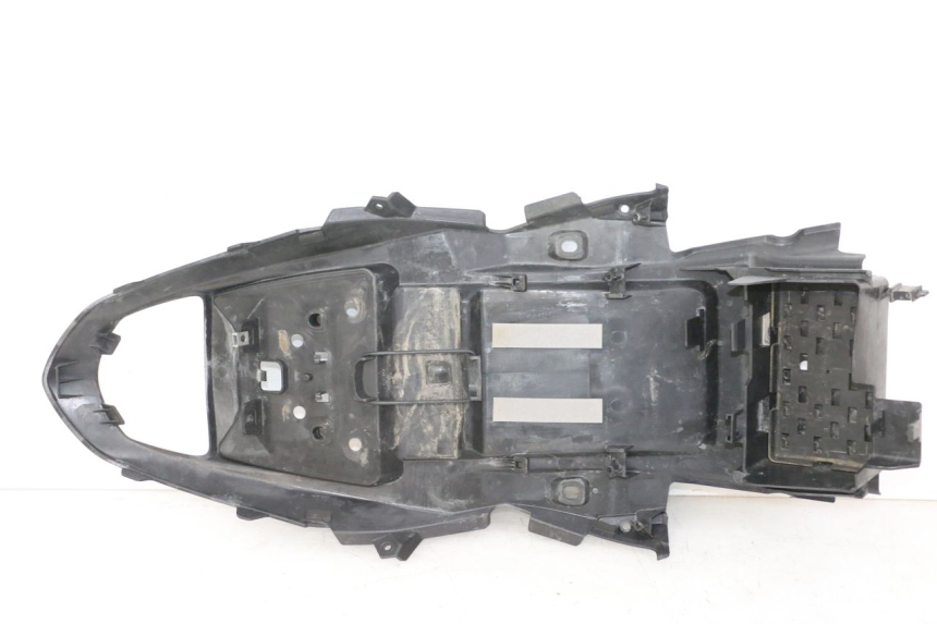 photo de PASE RUEDA TRASERO SUZUKI GSR 750 (2011 - 2017)