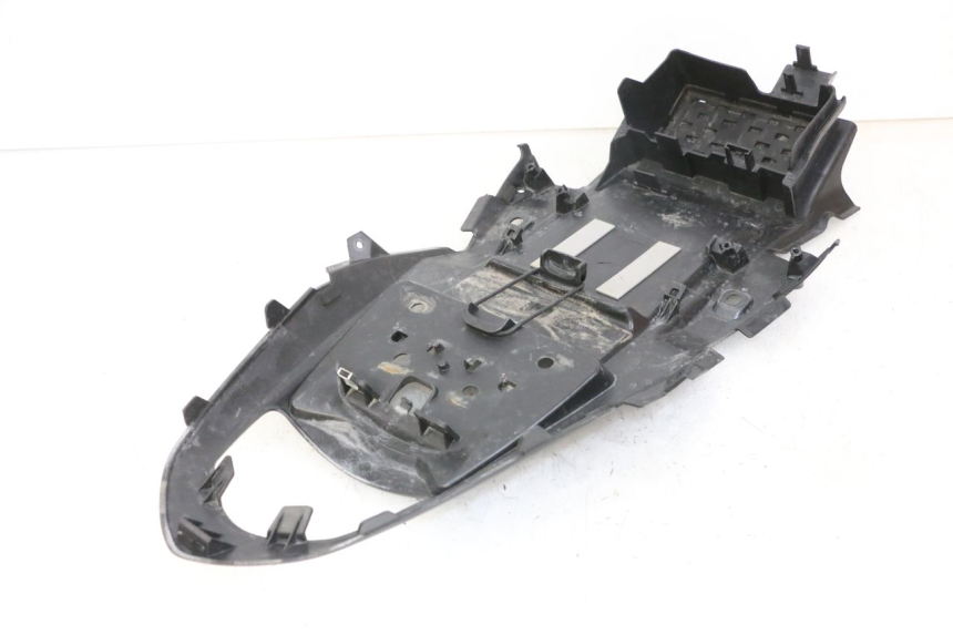 photo de PASE RUEDA TRASERO SUZUKI GSR 750 (2011 - 2017)
