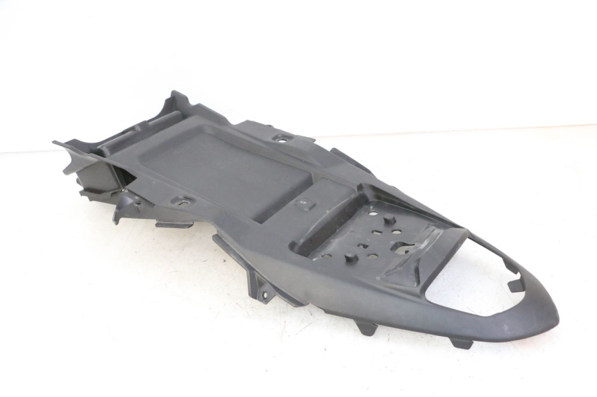 photo de PASE RUEDA TRASERO SUZUKI GSR 750 (2011 - 2017)