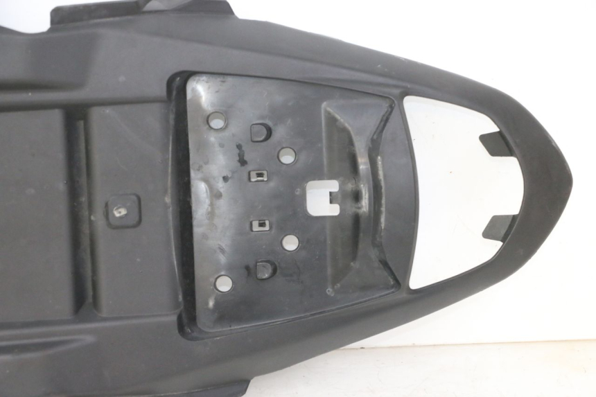 photo de PASE RUEDA TRASERO SUZUKI GSR 750 (2011 - 2017)
