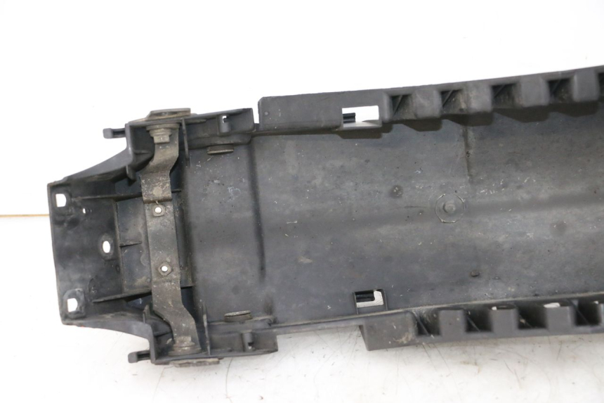 photo de PASE RUEDA TRASERO HONDA NSR R 125 (1994 - 2003) - Primer plano técnico