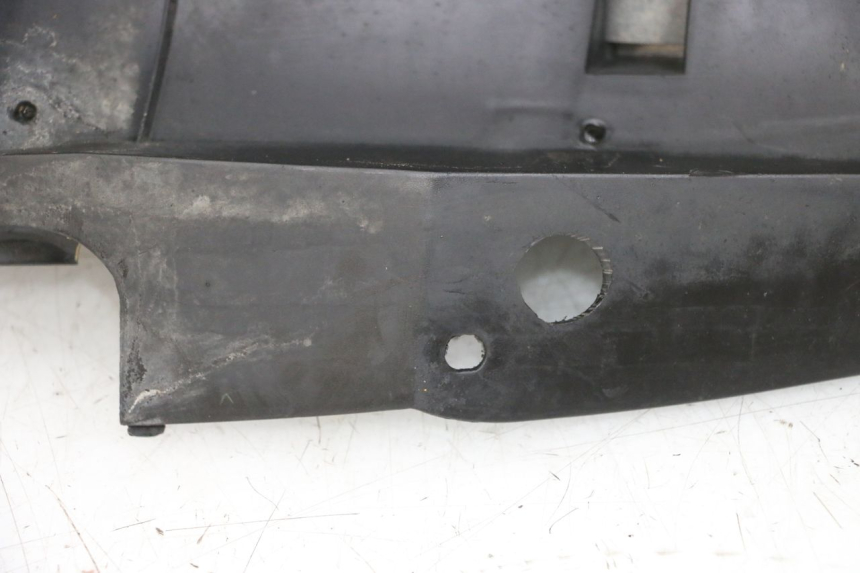 photo de PASE RUEDA TRASERO YAMAHA TDM ABS 900 (2002 - 2014) - Primer plano técnico