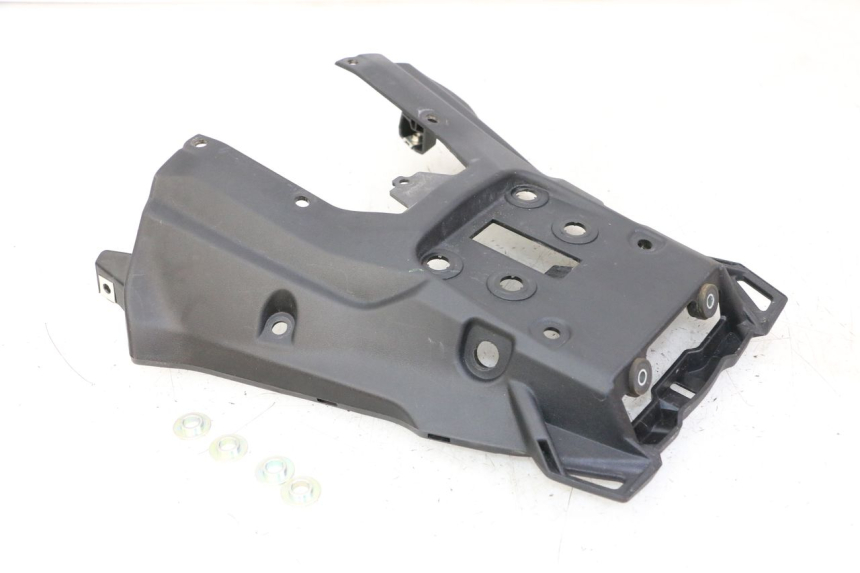 photo de PASE RUEDA TRASERO YAMAHA TRACER 7 700 (2020 - 2024) - Primer plano técnico