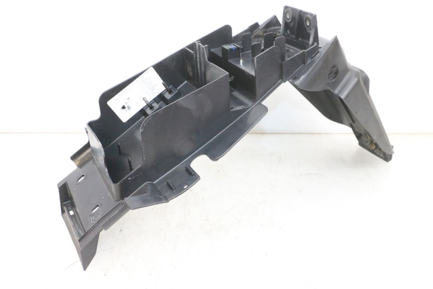 photo de PASO DE RUEDA TRASERO DAELIM VJ ROADWIN FI 125 (2008 - 2017) - Primer plano técnico