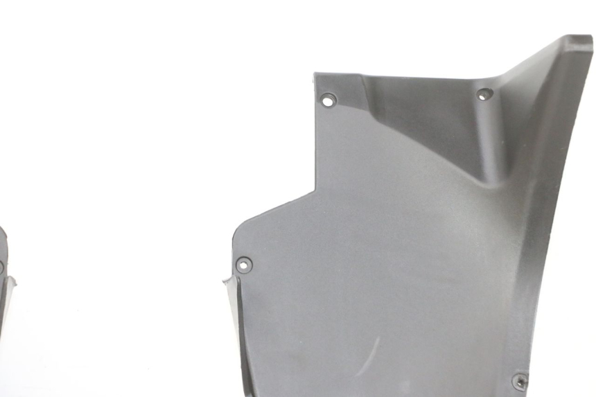 photo de PASE RUEDA DELANTERO PIAGGIO MP3 RL 250 (2007 - 2010) - Zoom sobre los componentes