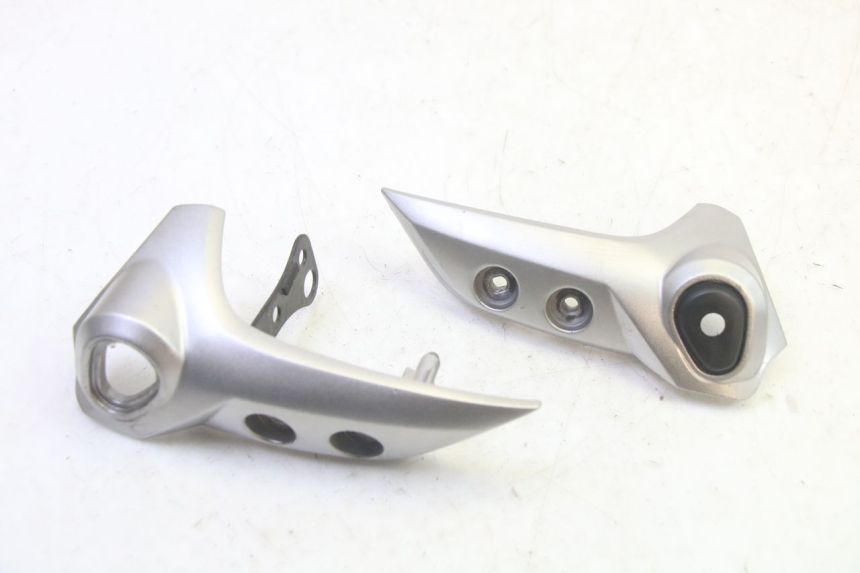photo de PATILLA DE FARO YAMAHA FZ6 N FAZER 600 (2004 - 2006)
