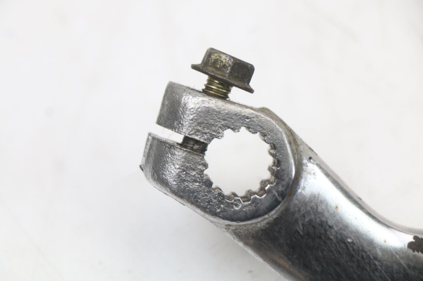 photo de Pedal de freno HYOSUNG GV AQUILA 125 (2000 - 2004) - Otra perspectiva