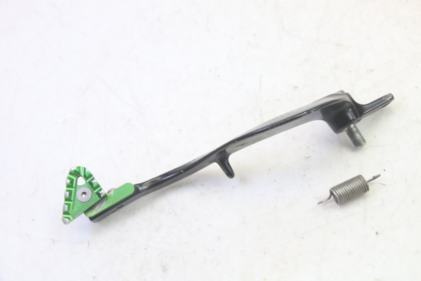 photo de PEDAL FRENO KAWASAKI KXF KX-F 250 (2017 - 2019) - Primer plano técnico