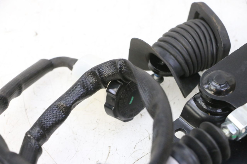 photo de PEDAL FRENO PIAGGIO MP3 HPE 310 (2024 - 2025)